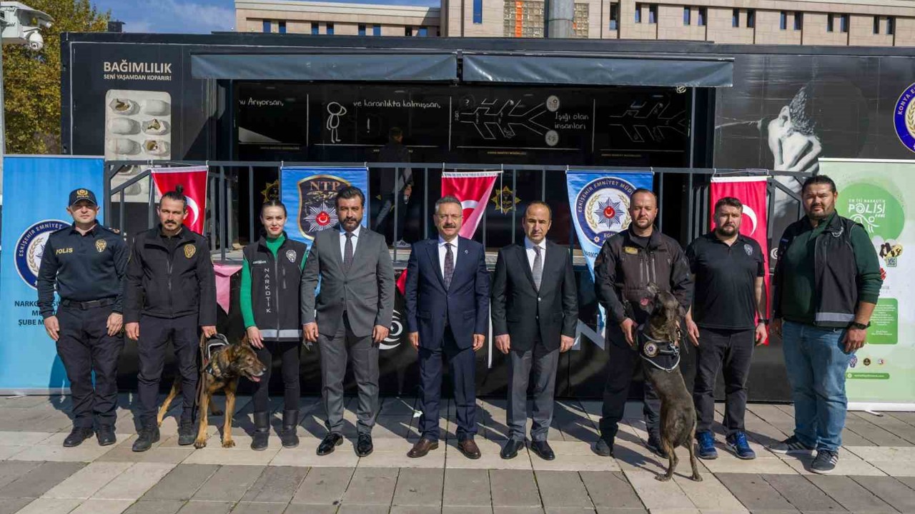 Vali Aksoy, Narko Tırı’nı ziyaret etti
