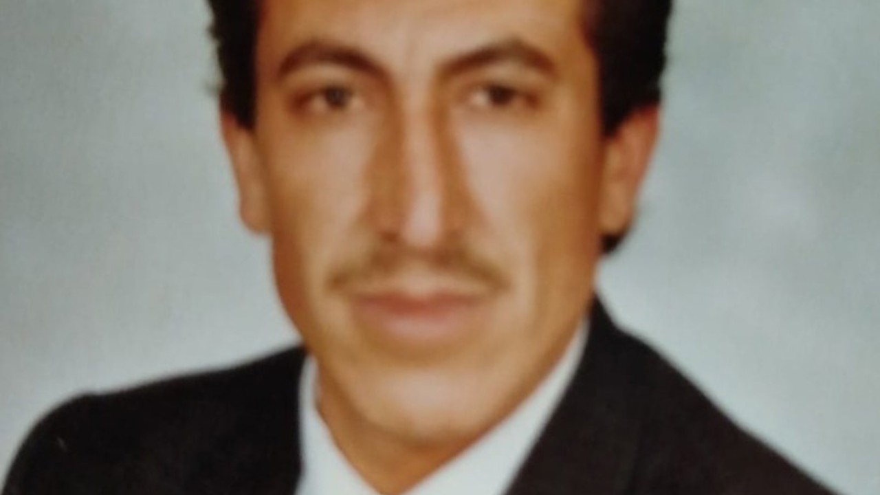 Saman balyaların altında kalan çiftçi hayatını kaybetti
