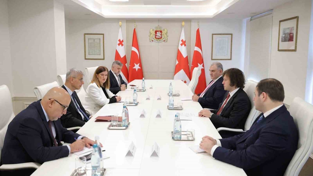 Sağlık Bakanı Memişoğlu, USHAŞ ile Gürcistan Sağlık Bakanlığı Arasında İşbirliği Mutabakat Zaptı imza törenine katıldı
