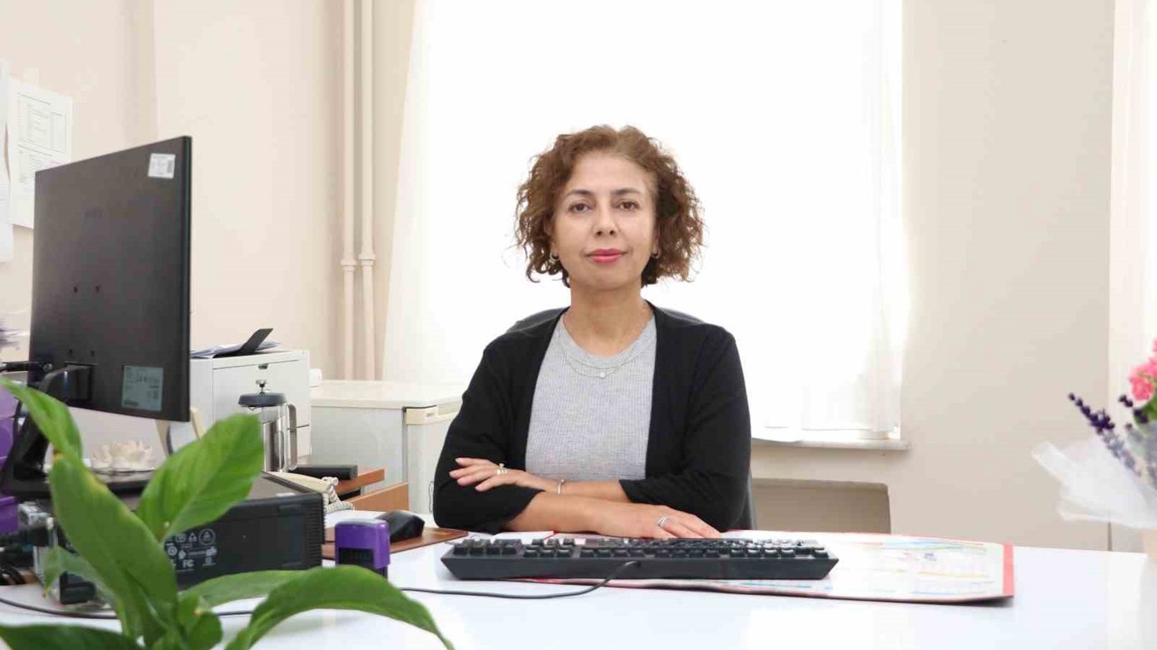 Doç. Dr. Durak: "Kekemelik tedavisinin ilk adımı sabırla dinlemektir"
