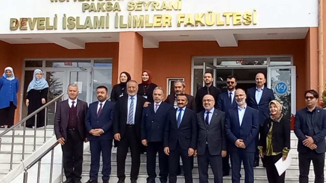 KAYÜ Develi Seyrani Kampüsü İslami İlimler Fakültesi’ne hayırseverden kütüphane bağışı
