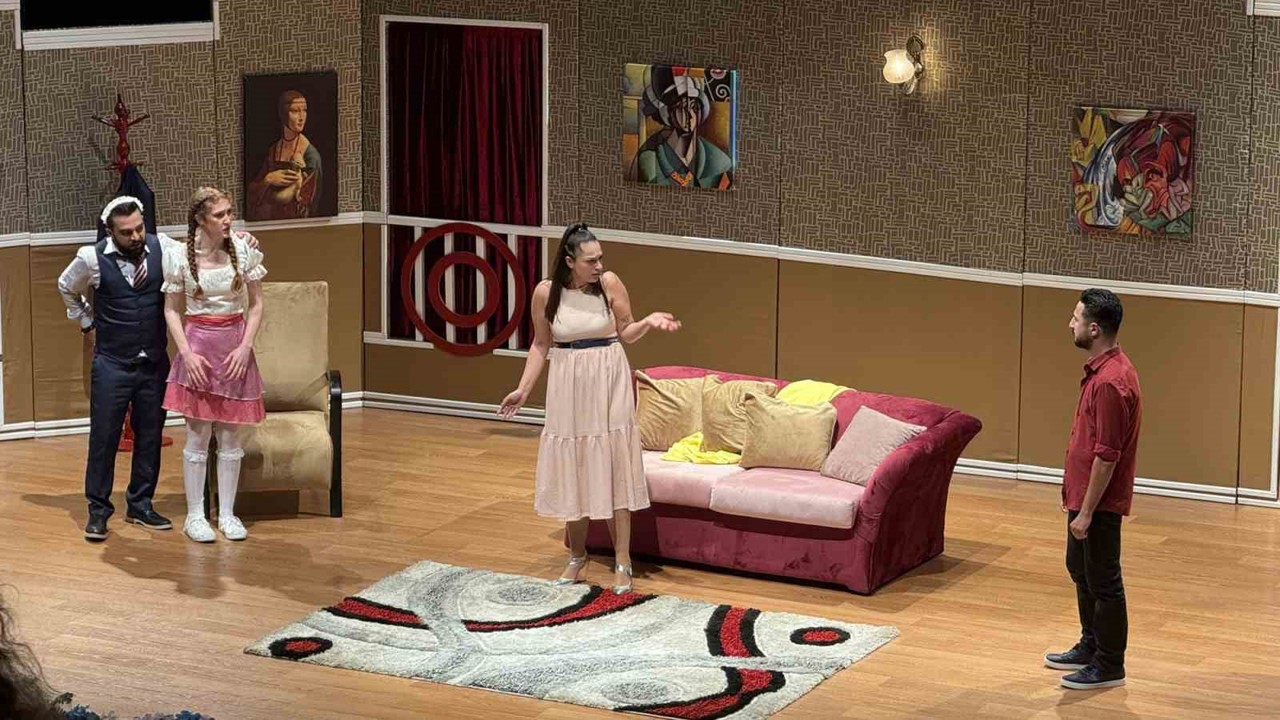 "Şahane Düğün" oyununa yoğun ilgi
