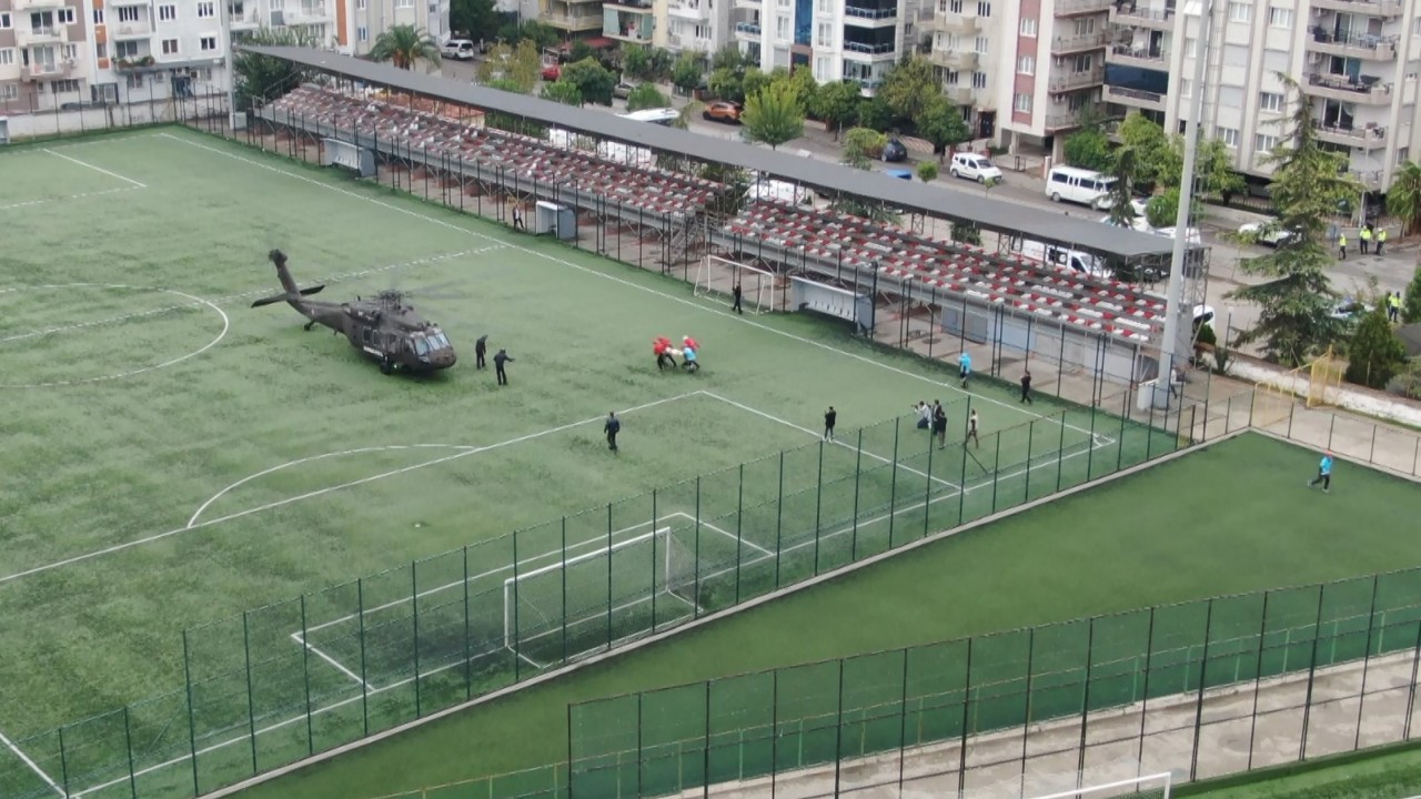 Aydın’da helikopterli kurtarma tatbikatı gerçeğini aratmadı: Tribün çökmesi senaryosunda zamanla yarıştılar
