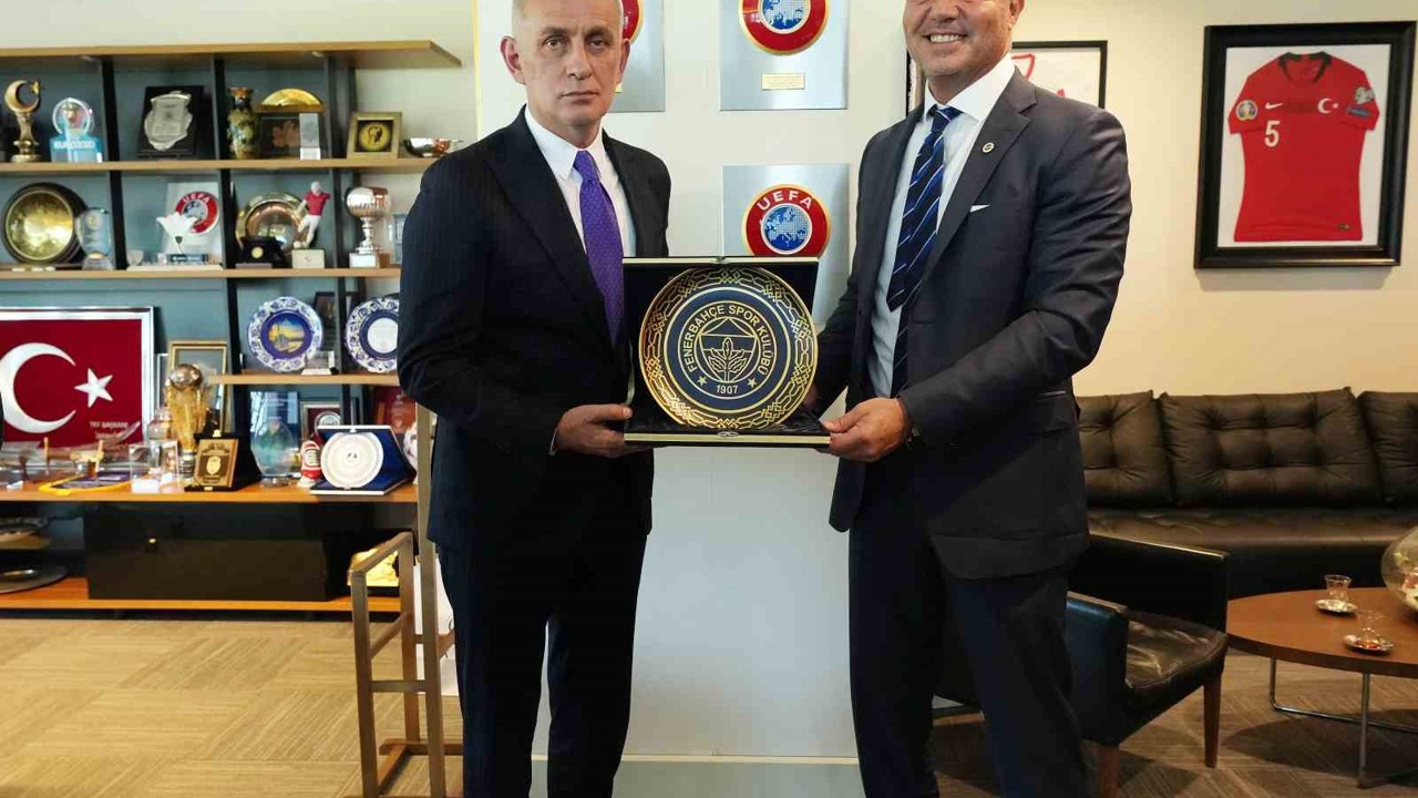 Fenerbahçe Başkanı Sadettin Saran, TFF Başkanı Hacıosmanoğlu’nu ziyaret etti
