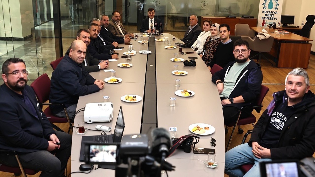 Başkan Kahveci, basınla buluştu, belediyenin 3 aylık faaliyetlerini değerlendirdi
