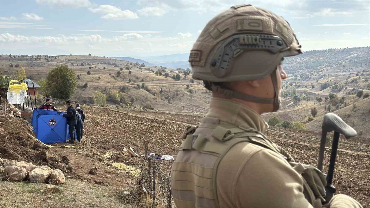 Jandarmanın teslim ol çağrısına ateşle karşılık veren katil zanlısı vurularak etkisiz hale getirildi
