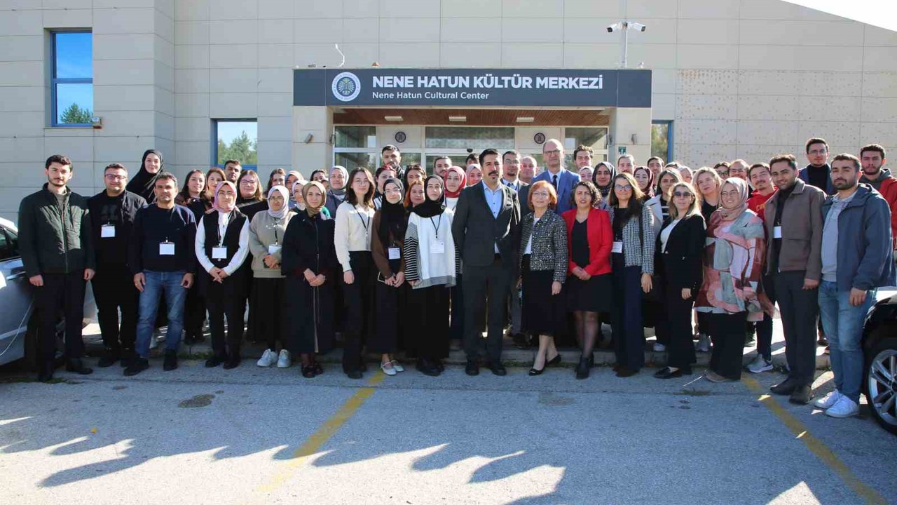 Aşı geliştirilmesi ve üretimi temel eğitimi Atatürk Üniversitesinde gerçekleştirildi
