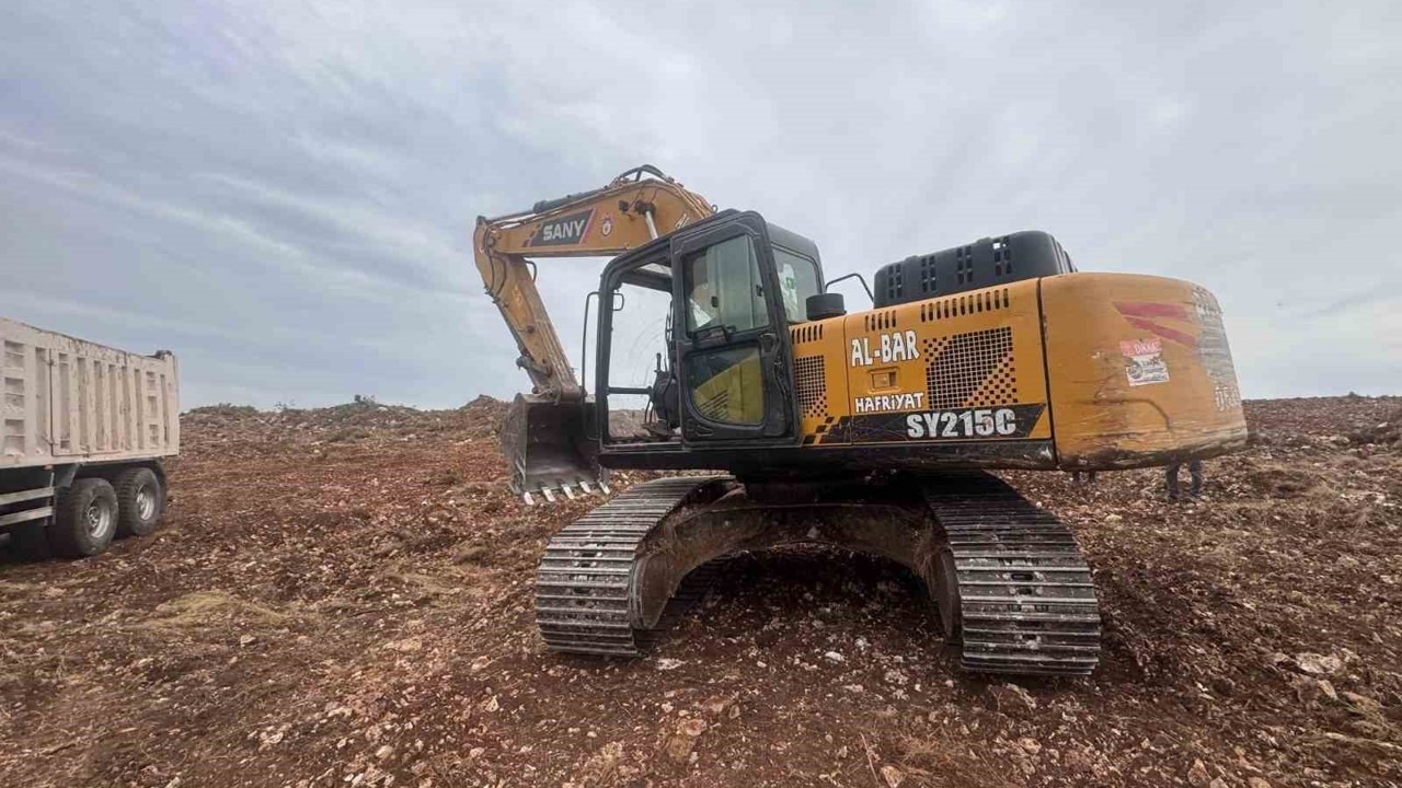 Hazine arazisinde izinsiz kazı yaptılar, jandarmadan kaçamadılar
