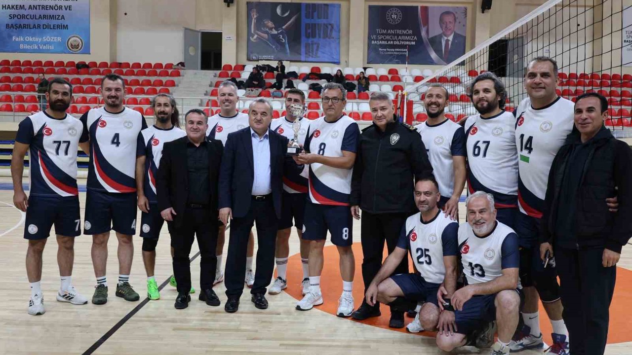Bozüyük voleybol takımları grup finallerinde
