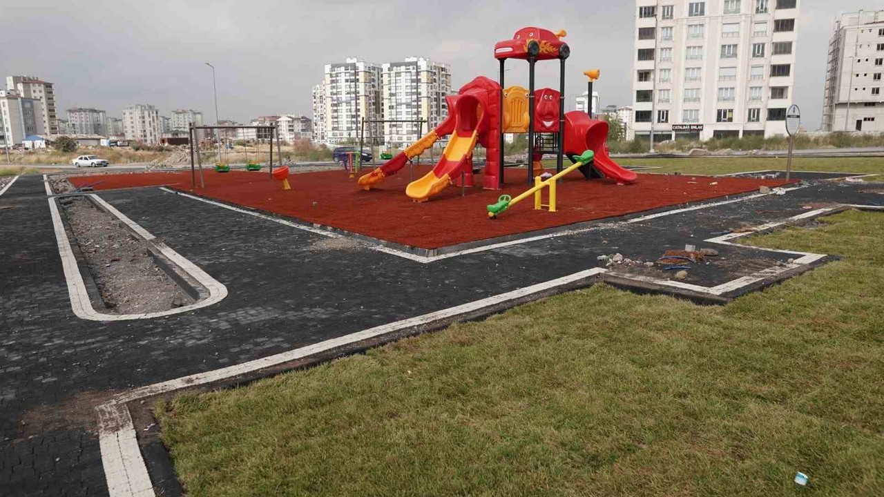 Melikgazi Belediyesi ilçeye 5 yeni park daha kazandırıyor
