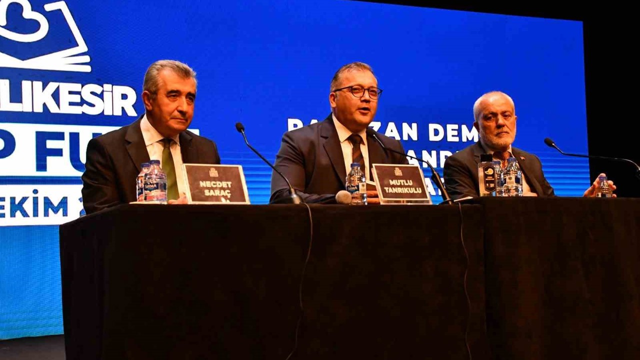 Balıkesir Kitap Fuarı’nda medya, siyaset ve edebiyat rüzgârı esti
