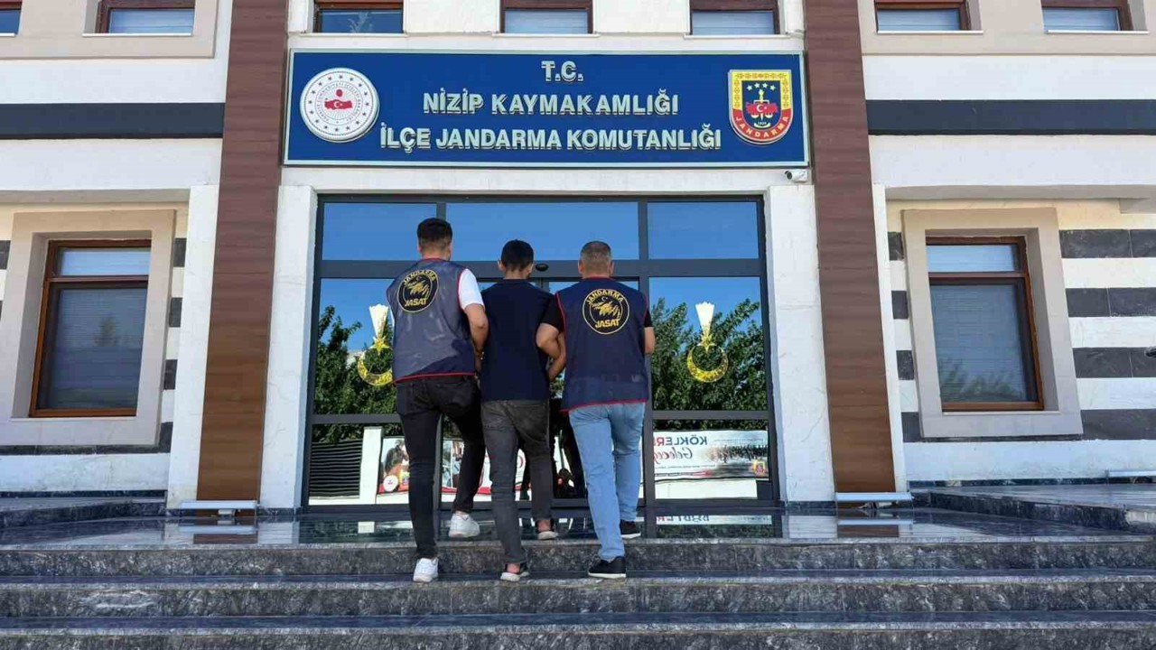 Kesinleşmiş 16 yıl cezayla aranan uyuşturucu tacirini jandarma yakaladı

