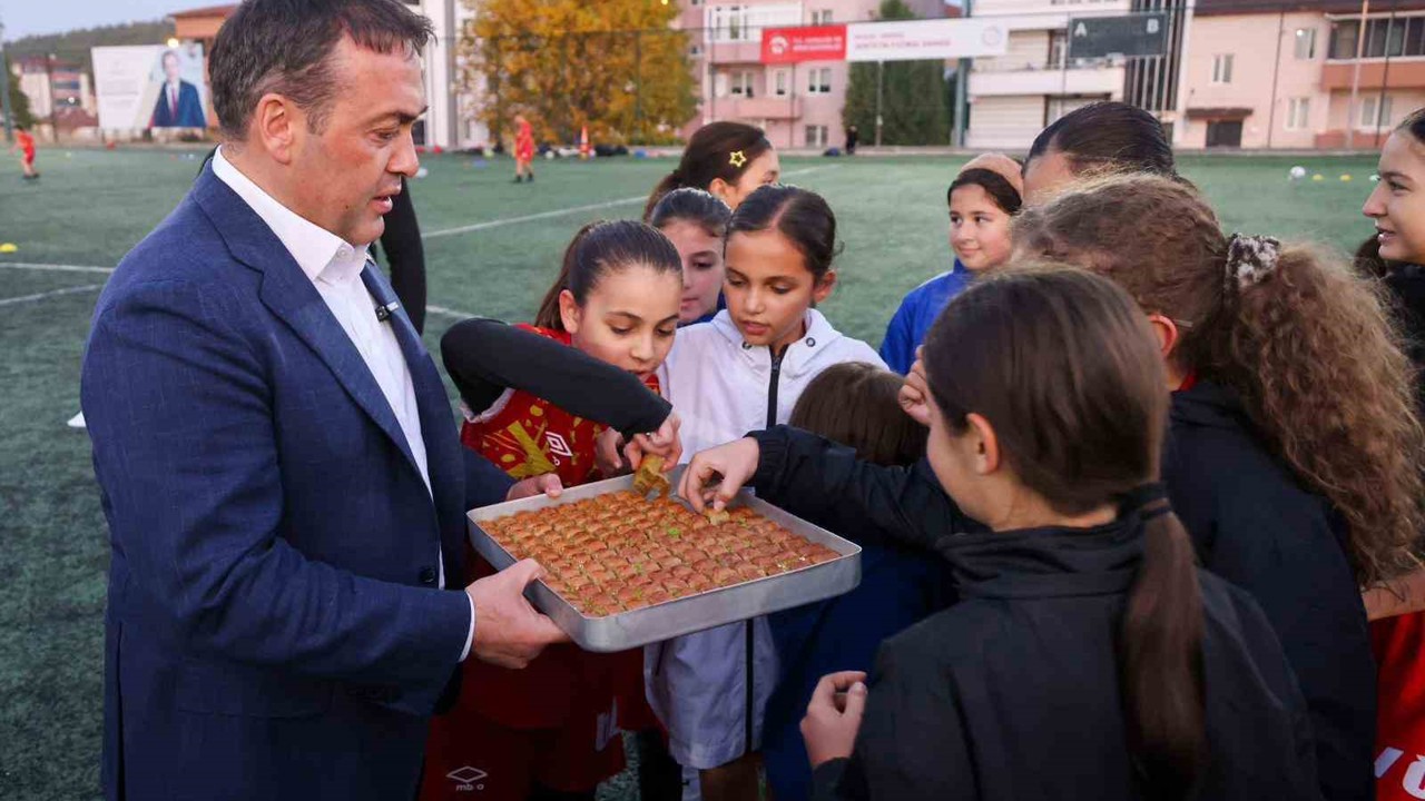 Vali Sözer, genç sporcularla buluştu
