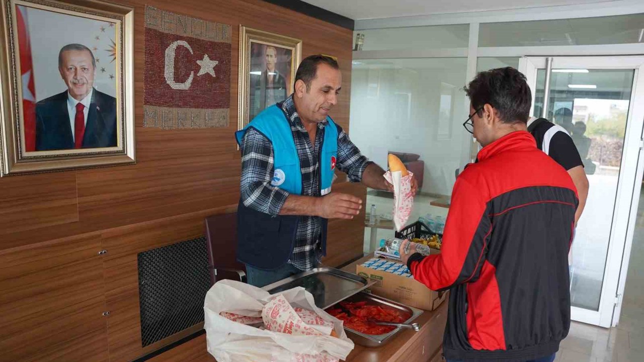 Başkan Hallaç’tan öğrencilere moral veren dokunuş
