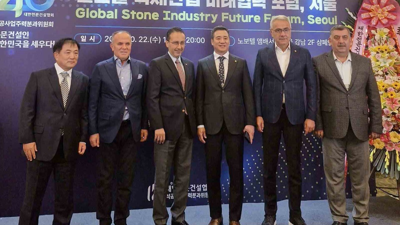Sivas kıymetli taşları Seul’de düzenlenen Küresel Taş Endüstrisi Forumu’nda görücüye çıktı
