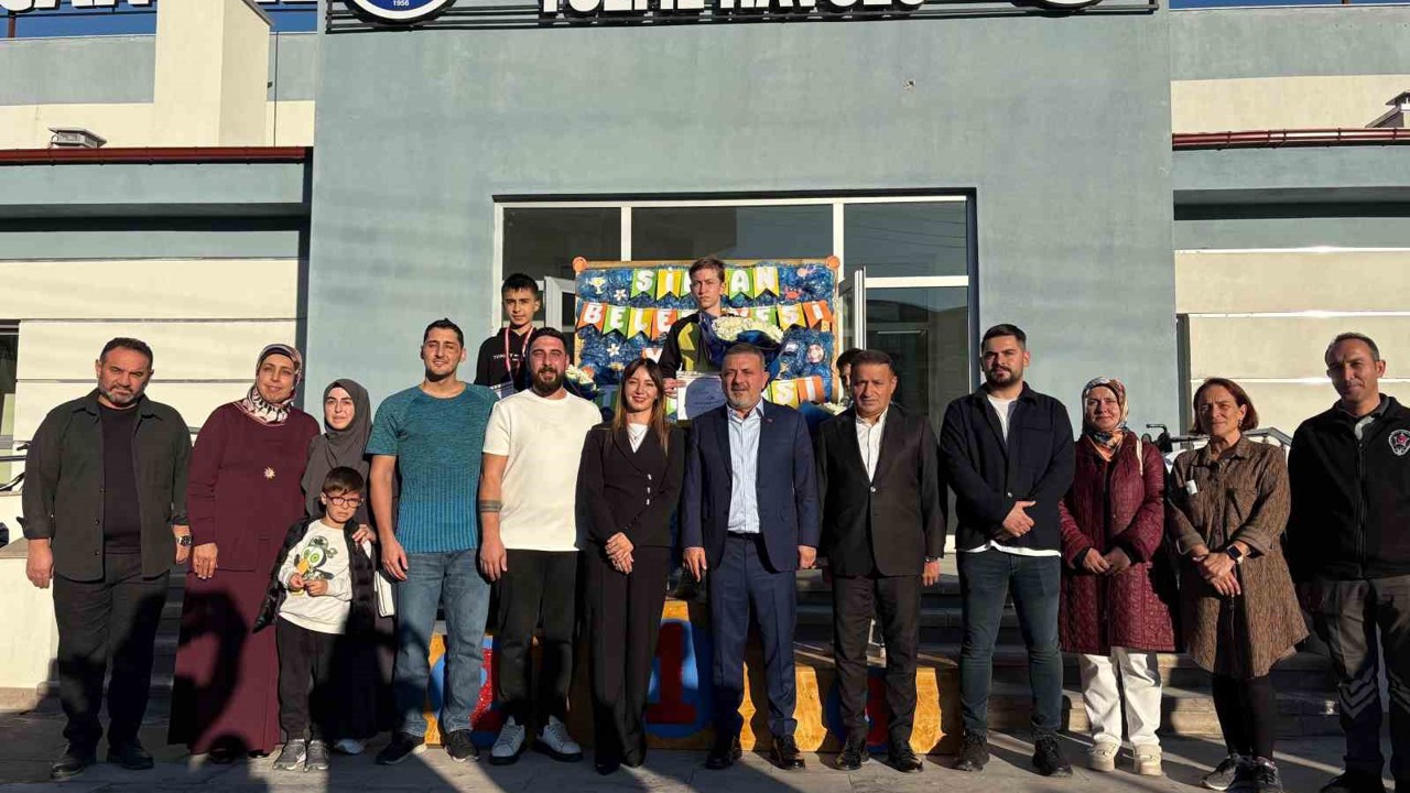 Yenikent Yüzme Havuzu’nda final müsabakası
