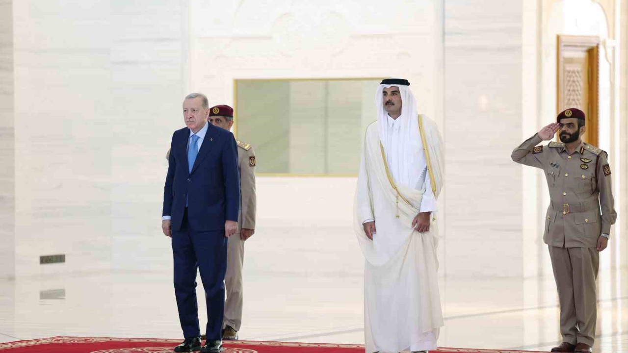 Cumhurbaşkanı Erdoğan, Katar Emiri Al Thani ile görüştü
