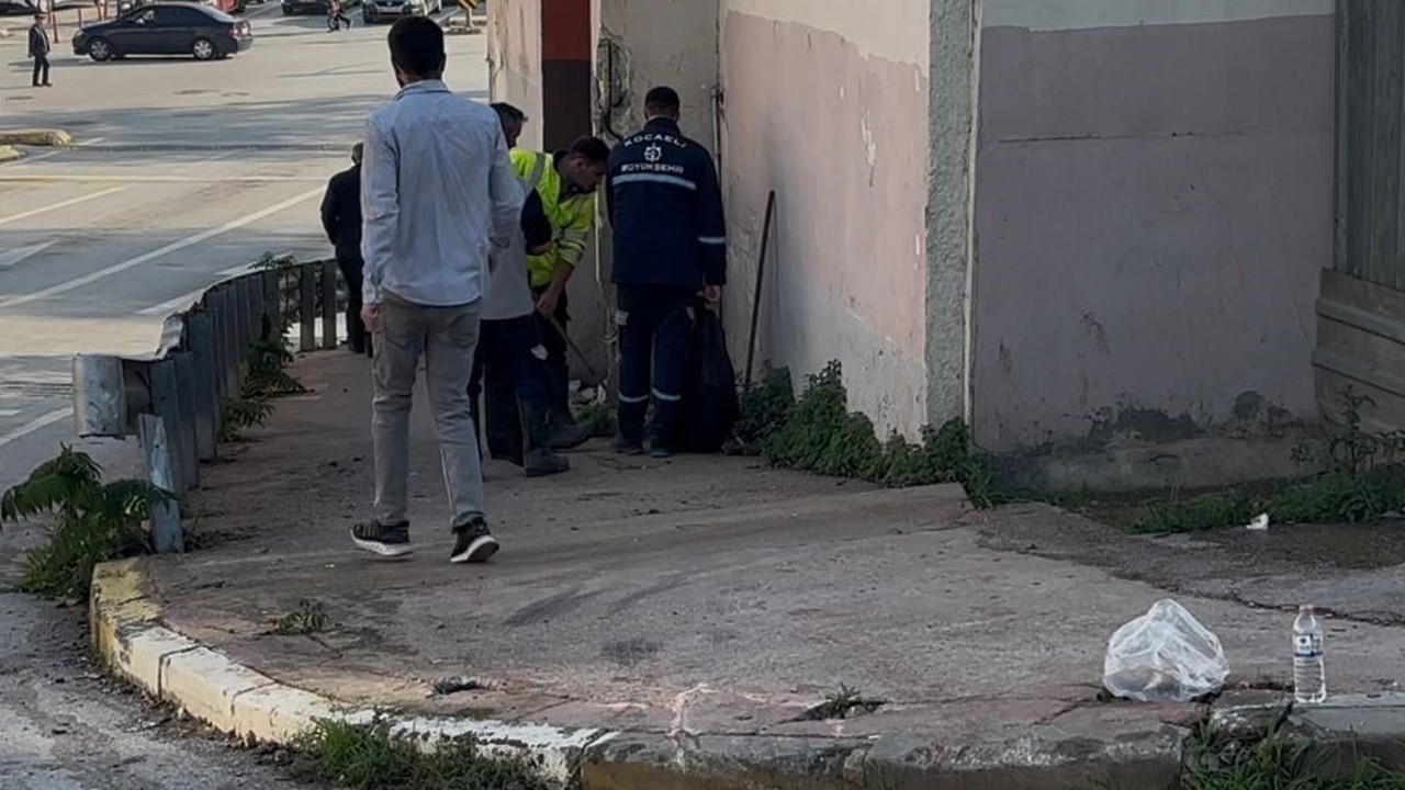 Kocaeli’de freni boşalan otobüs duvara çarptı: 3’ü polis 7 yaralı
