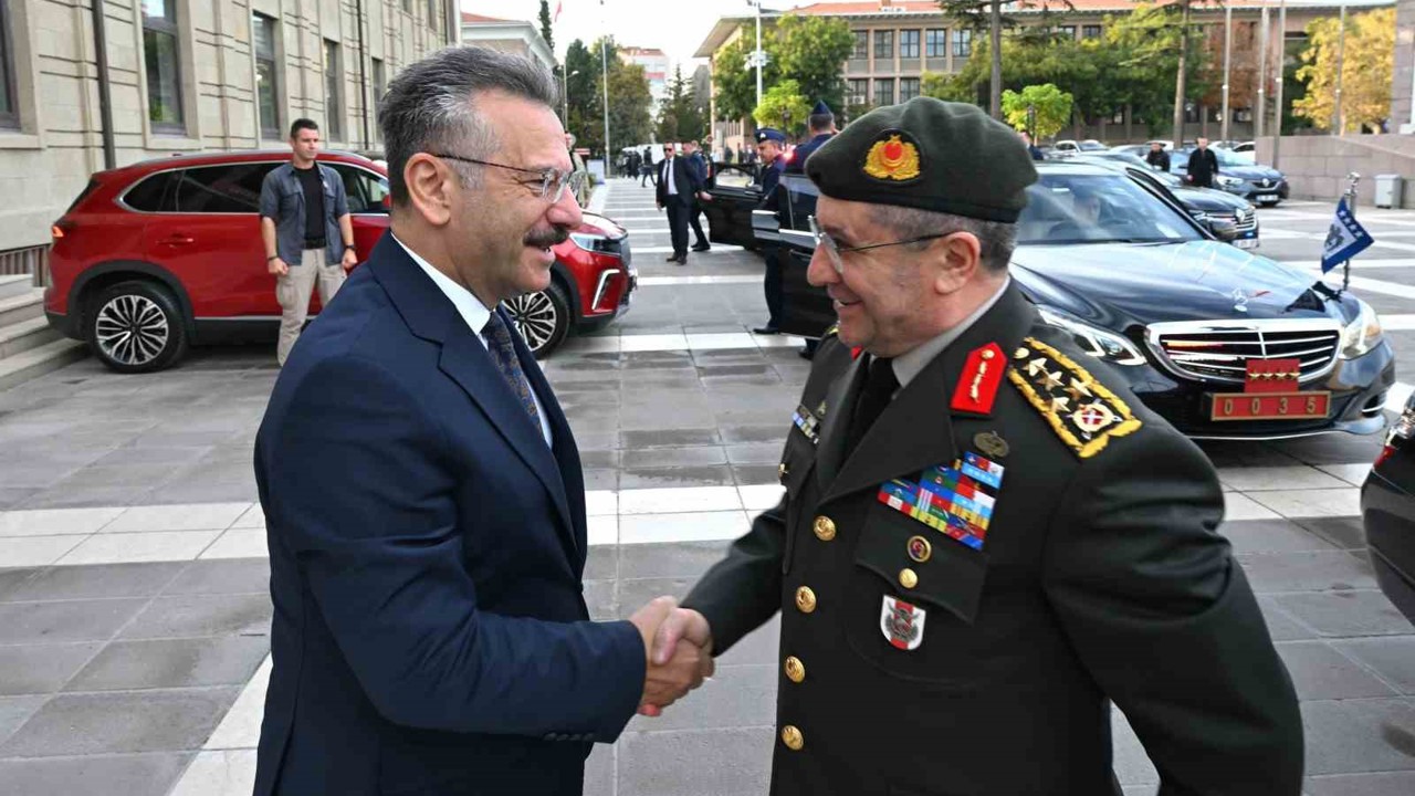 Genelkurmay Başkanı Vali Aksoy’u ziyaret etti
