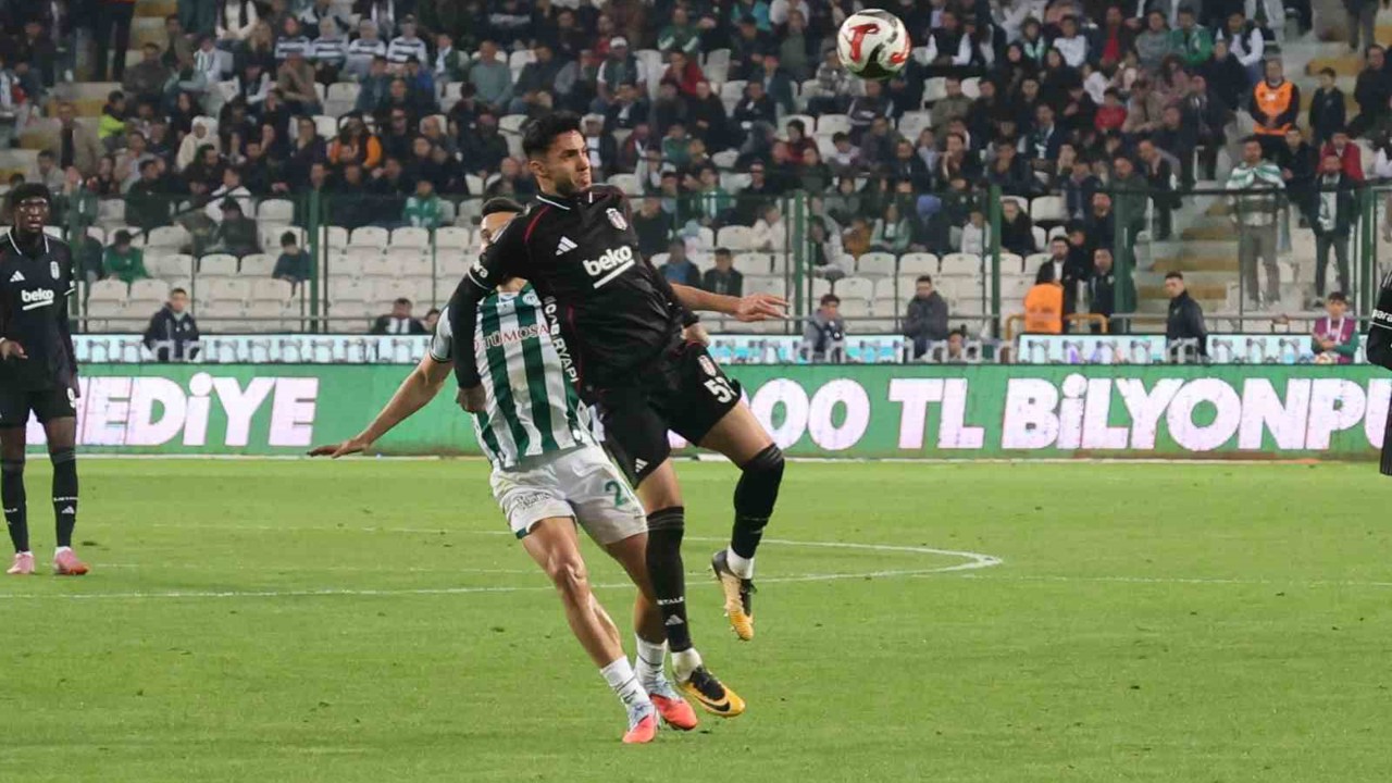 Trendyol Süper Lig: Konyaspor: 0 - Beşiktaş: 1 (İlk yarı)
