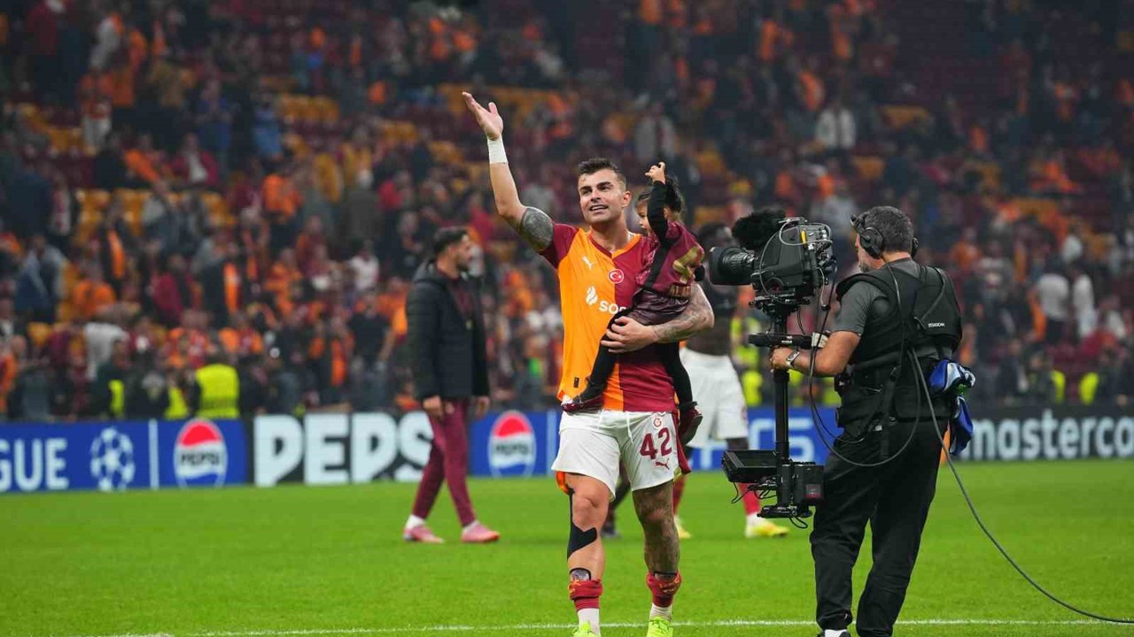 Galatasaray, Bodo/Glimt galibiyetini taraftarıyla kutladı
