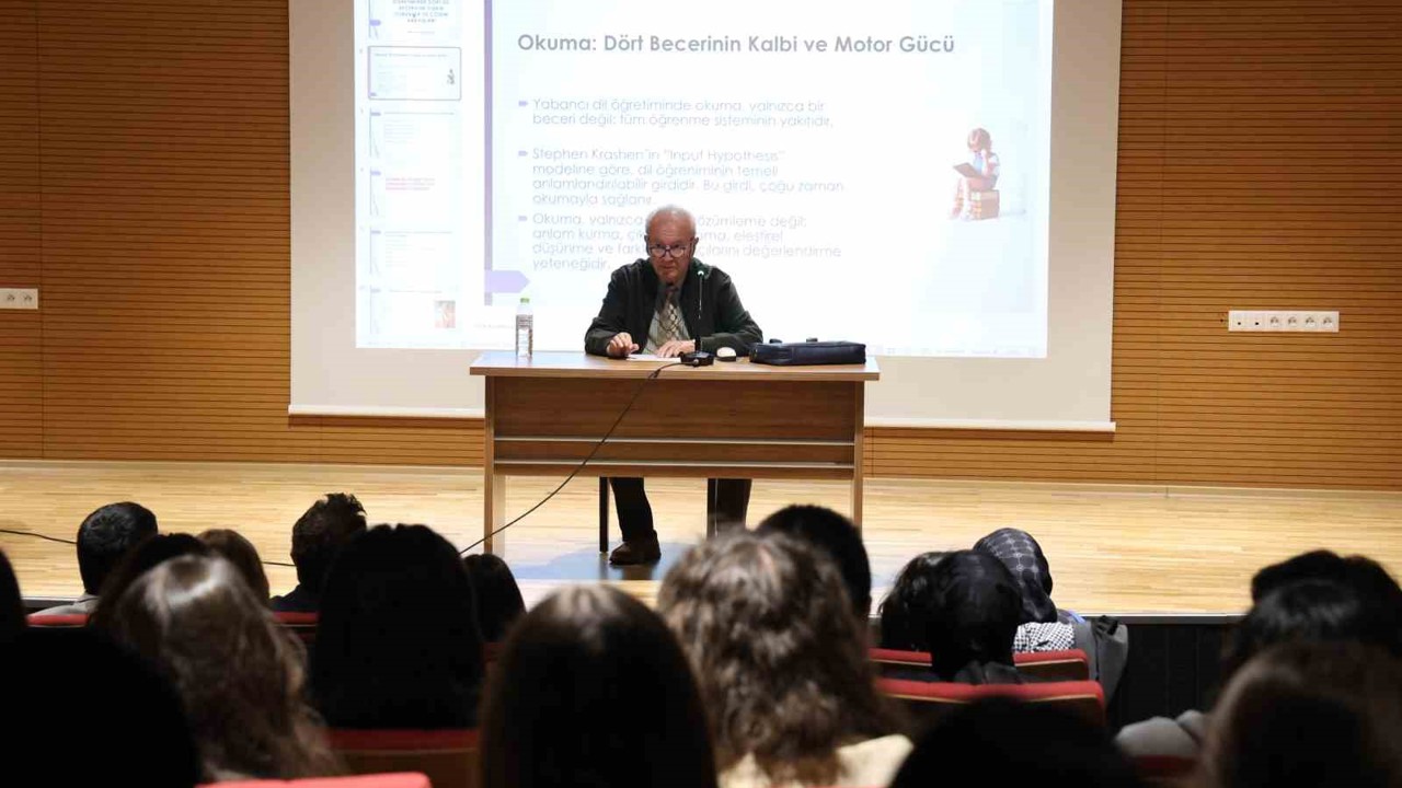 Prof. Dr. Tosun "Dil öğrenirken konuşun, film izleyin"
