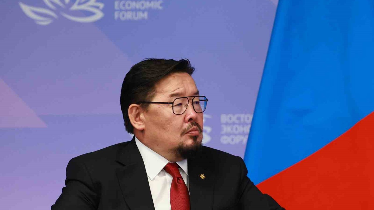 Moğolistan’da yüksek mahkeme, Başbakan Zandanshatar’ın azlini iptal etti
