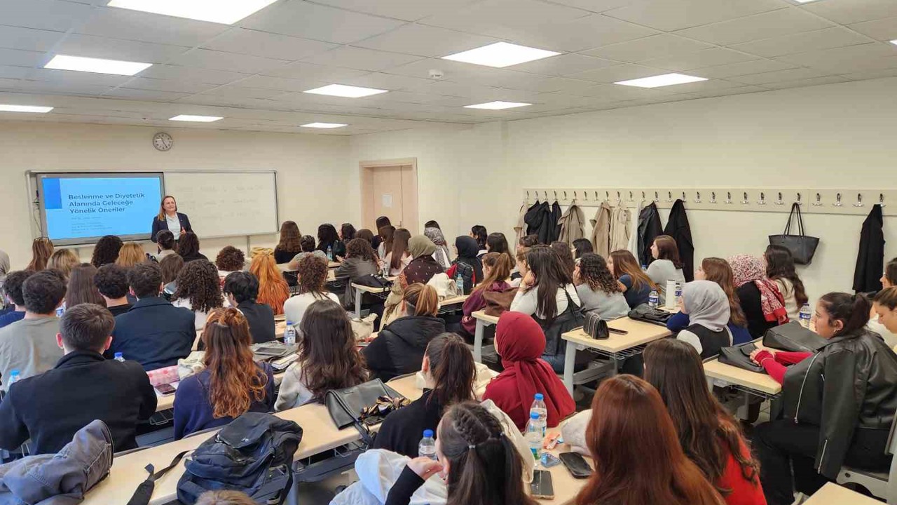 SBF’de seminerler devam ediyor
