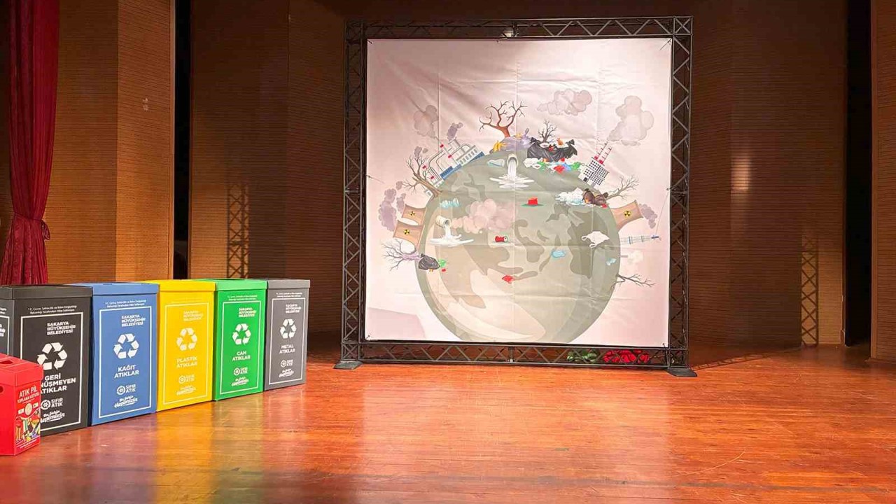 "Akça" tiyatrosuyla minikler çevre bilinci kazandı
