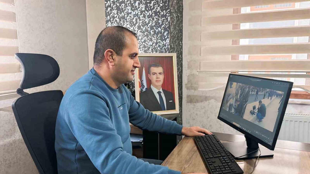 Van depremini dünyaya duyuran gazeteci: Mehmet Salih Akkuş

