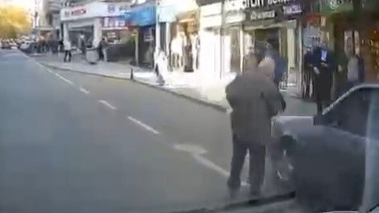 Tekirdağ’da makas dehşeti: Yaşlı vatandaş kıl payı kurtuldu
