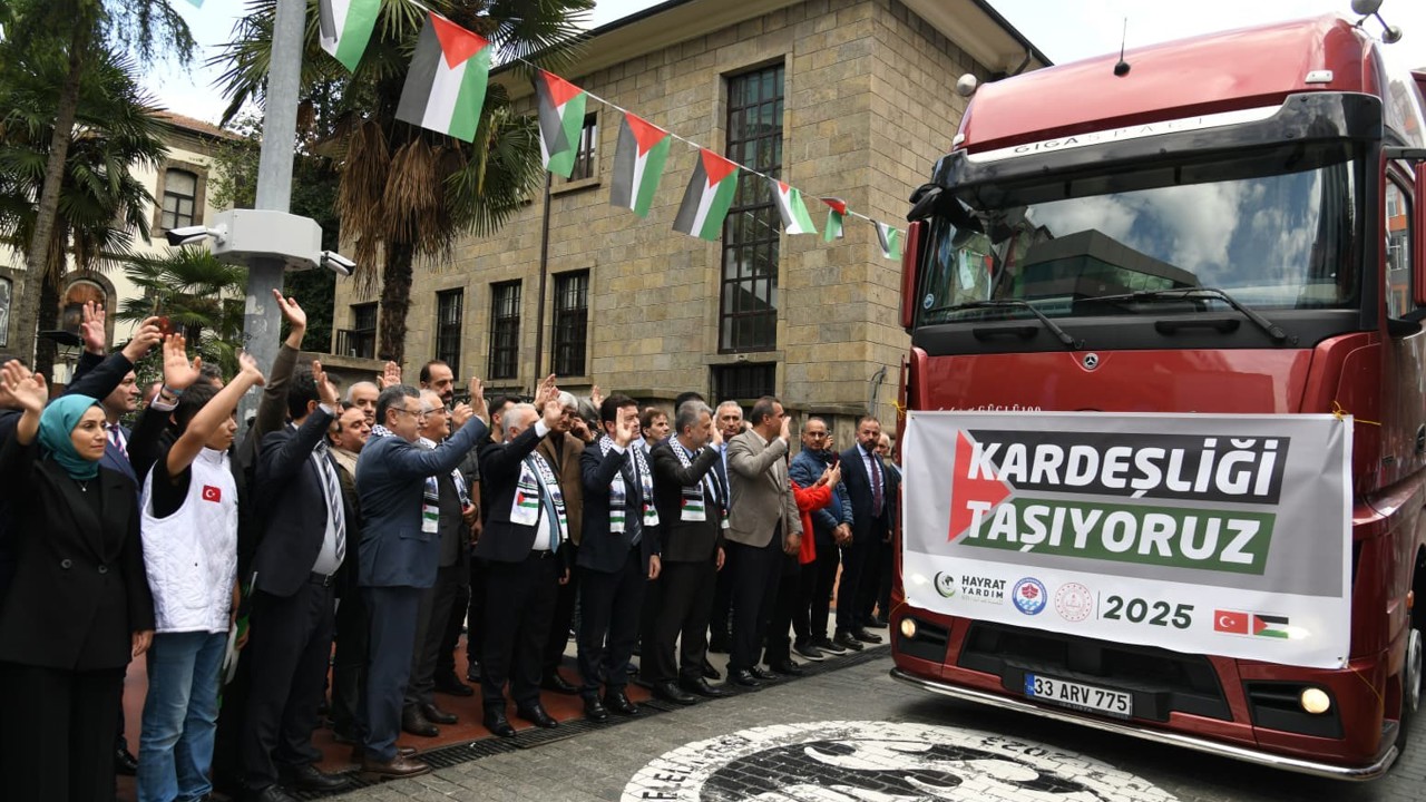 Kardeşlik tırları Trabzon’dan Gazze’ye dualarla yola çıktı
