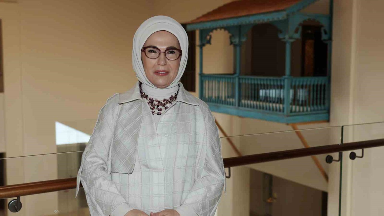 Emine Erdoğan, Umman’daki Ulusal Müze’yi ziyaret etti
