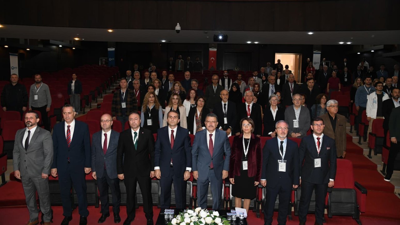 "Doğu Karadeniz Bölgesi Maden Potansiyeli ve Doğa Kaynaklı Afetlerle Mücadele" sempozyumu başladı

