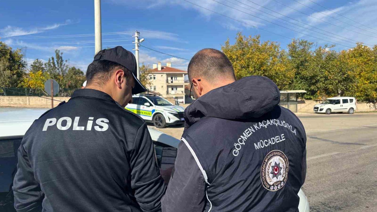 Kırşehir’de düzensiz göç operasyonu: 8 göçmen yakalandı
