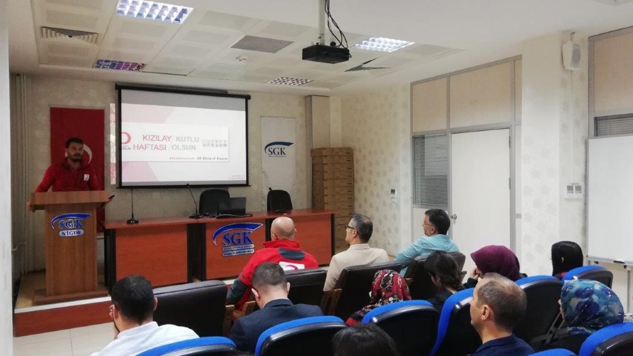 Niğde SGK’da Kızılay Haftası için bilgilendirme semineri düzenlendi
