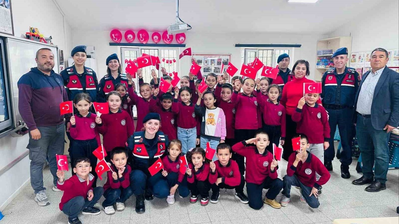 Arpadere İlkokulu’nda Cumhuriyet coşkusu yaşandı
