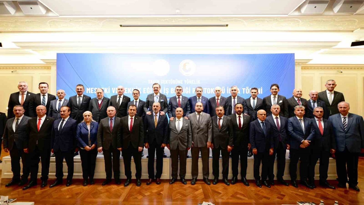 TOBB Başkanı Hisarcıklıoğlu: "MEB ile imzalanacak anlaşmayla tarım alanındaki 30 meslek lisesini Ticaret Borsalarımızla eşleştireceğiz"
