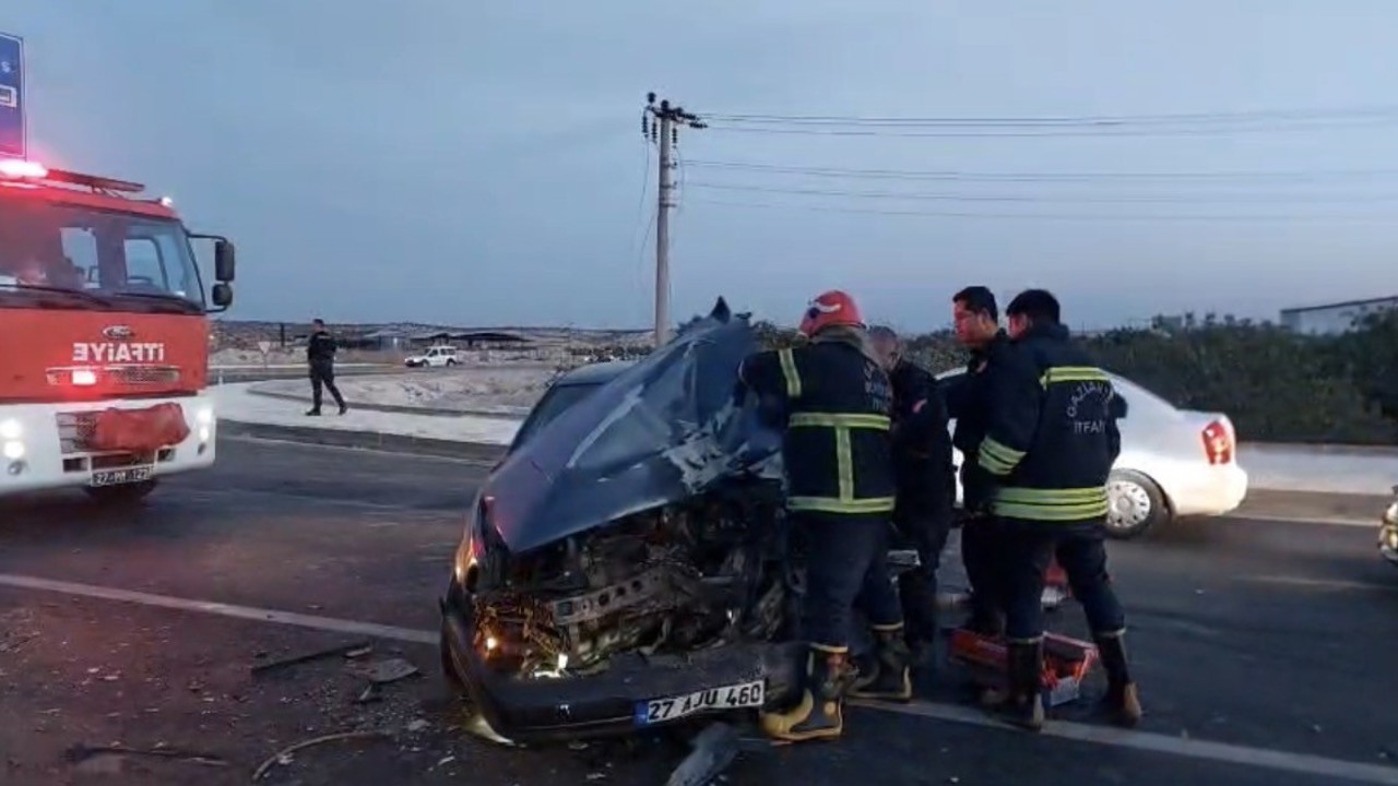 Gaziantep’te 5 aracın karıştığı zincirleme kaza: 3 yaralı
