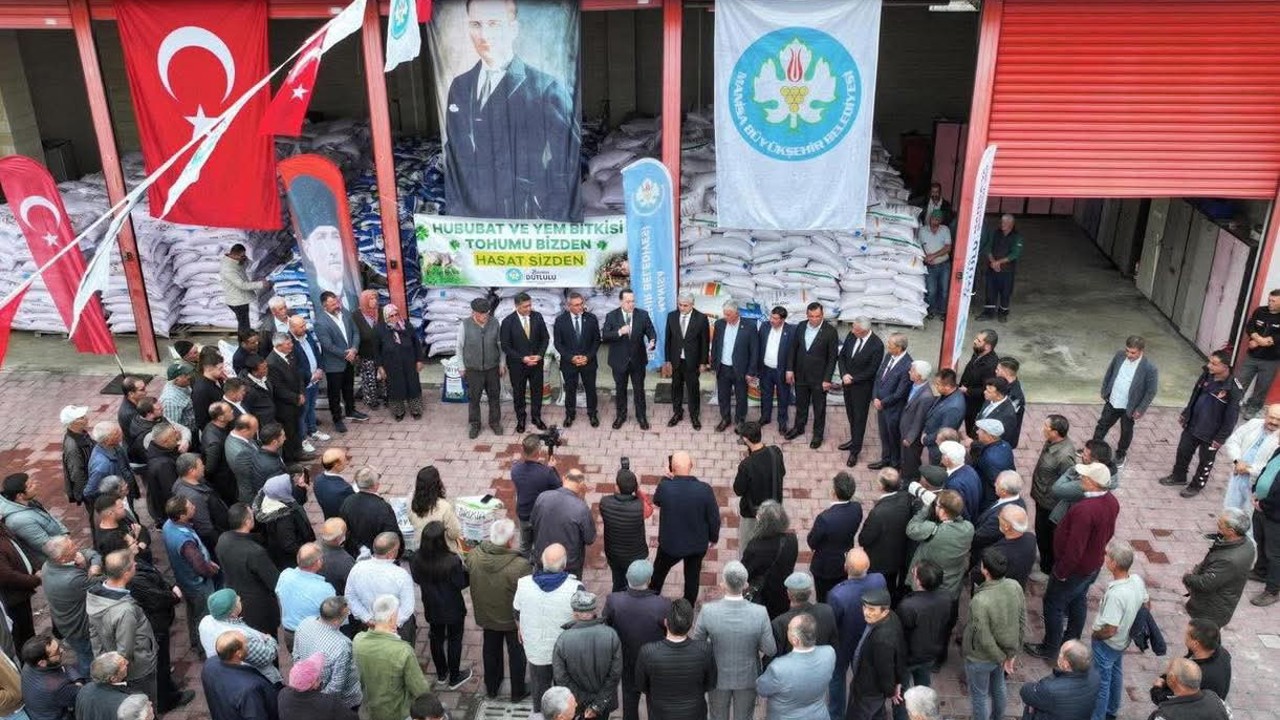 Selendi’de çiftçilere tohum desteği
