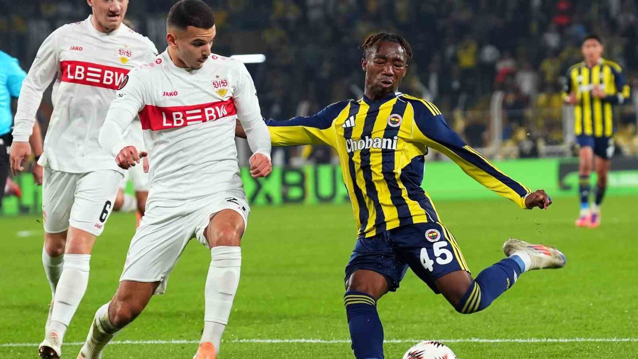 UEFA Avrupa Ligi: Fenerbahçe: 1 - Stuttgart: 0 (İlk yarı)
