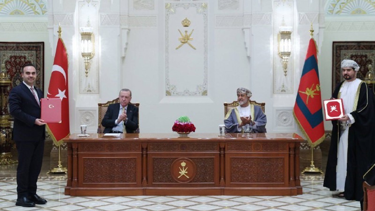 Sanayi ve Teknoloji Bakanı Kacır, Ummanlı mevkidaşı Yousef ile bir araya geldi
