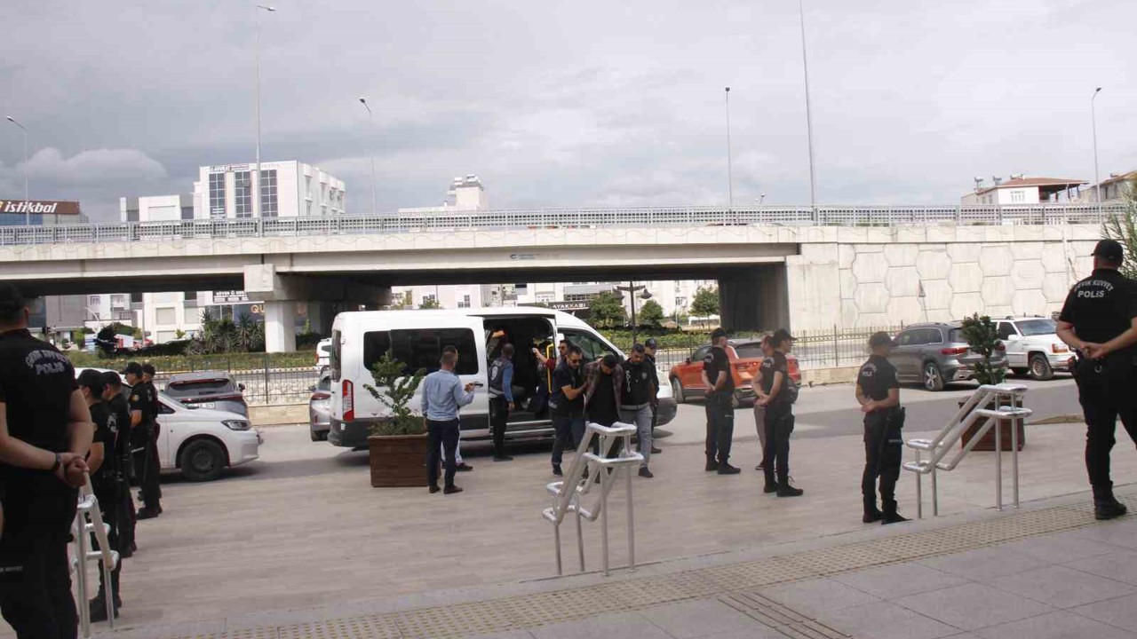 Antalya’da iki kişinin öldüğü silahlı kavgaya ilişkin 6 tutuklama
