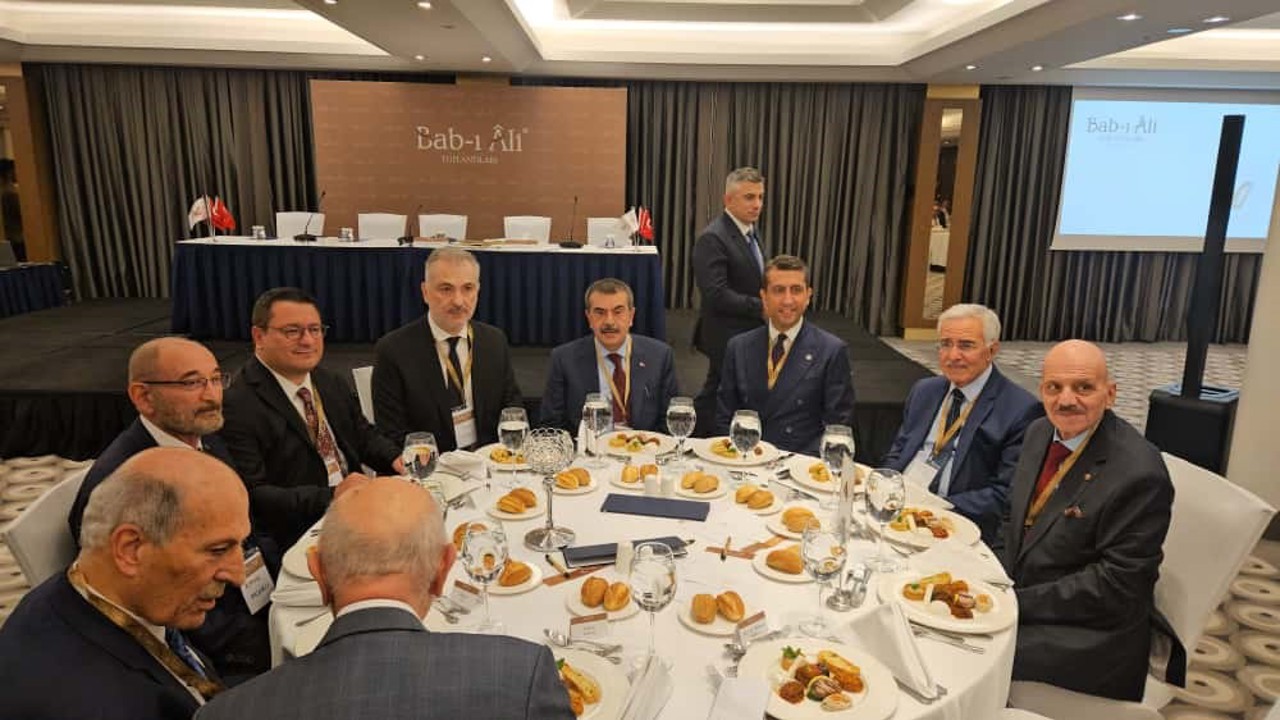 Bakan Tekin: "Sınavlarda yapay zeka destekli açık uçlu sorular olacak"
