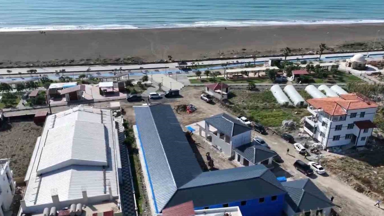 İnşası süren Hatay sörf merkezinin ulusal ve uluslararası sörf şampiyonalarına ev sahipliği yapması hedefleniyor

