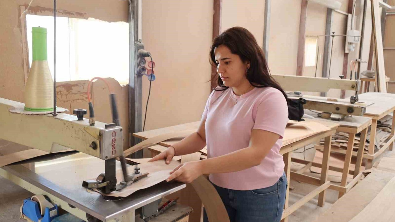 Hatay Büyükşehir Belediyesi, geleceğin mobilyacıların yetiştiriyor
