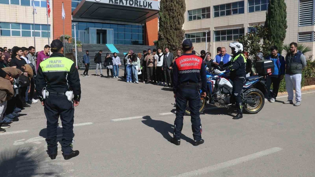 "Bir Kural Bir Ömür " projesi ile motosiklet güvenliği anlatıldı
