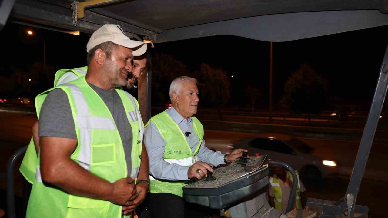 Bursa’da konforlu ulaşım için 150 bin ton sıcak asfalt döküldü
