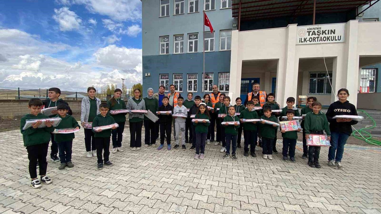 Patnos iyilik Elçilerinden yardım eli uzatmaya devam ediyor
