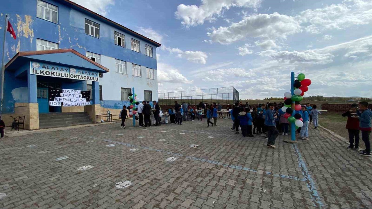 Öğrencilerinden Gazze’ye anlamlı destek
